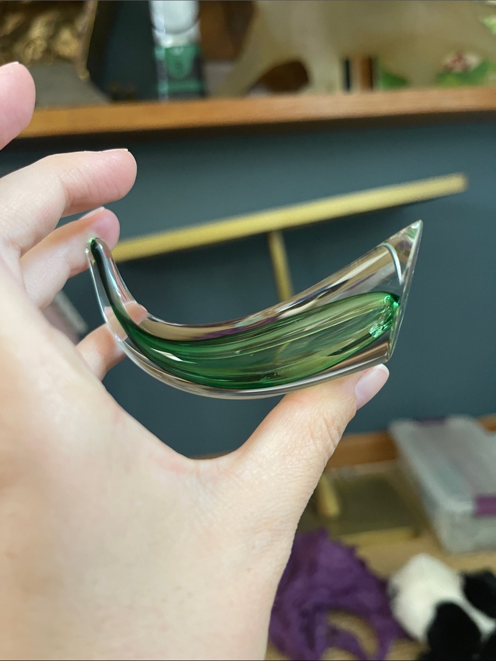 Handblown Green Glass modern whale handblown - Picture 3 of 4